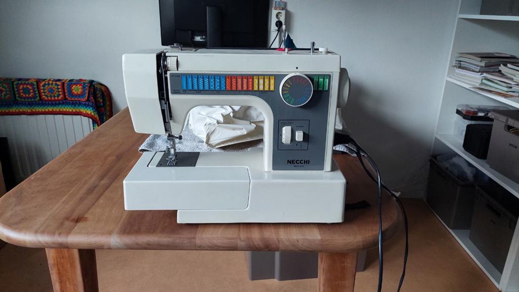 Necchi naaimachine, Ophalen, Naaimachine, Overige merken