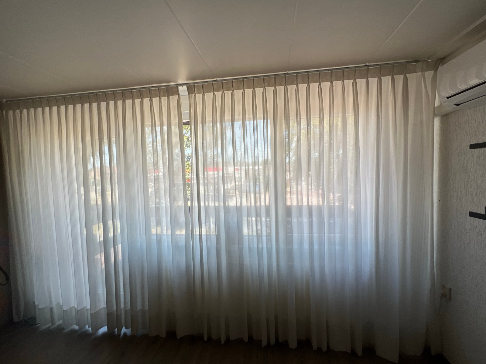 Mooie op maat gemaakte gordijnen (Stickelbroek Brunssum), Ophalen, Overige materialen, Met haken, Gebruikt