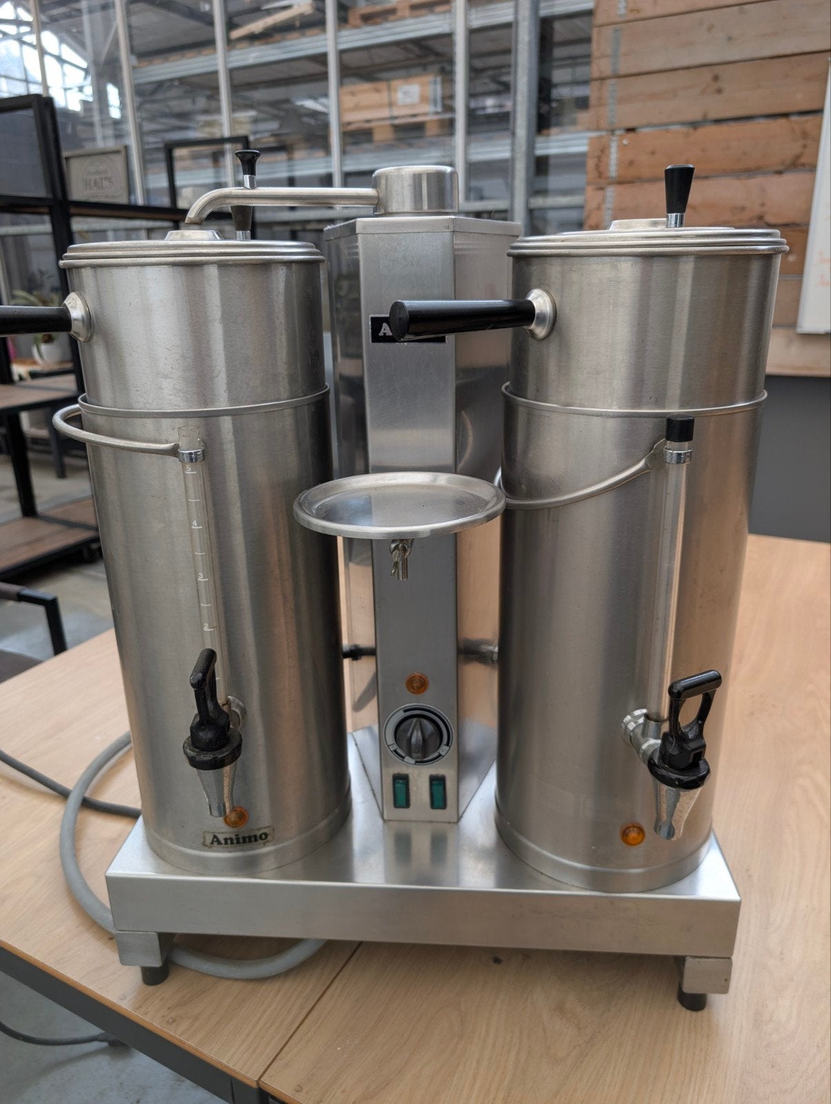 Animo Koffiemachine - Professionele koffiezetter, 2x5 liter, Ophalen, Afneembaar waterreservoir, Gebruikt, 10 kopjes of meer
