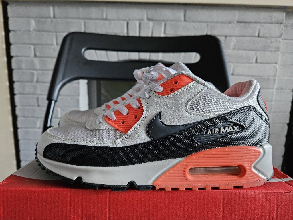 Nike Air Max 90 Essential Infrared– Maat 41, Wit, Nike Air Max 90, Ophalen of Verzenden, Sneakers of Gympen