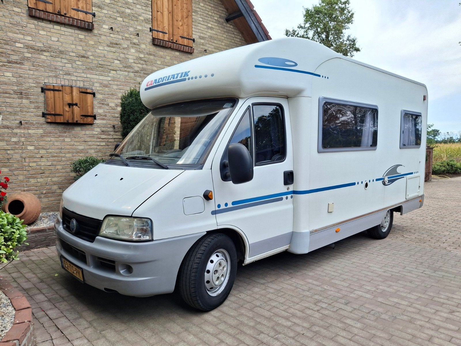 adria 2004 weinig kilometers zeer netjes, Bedrijf