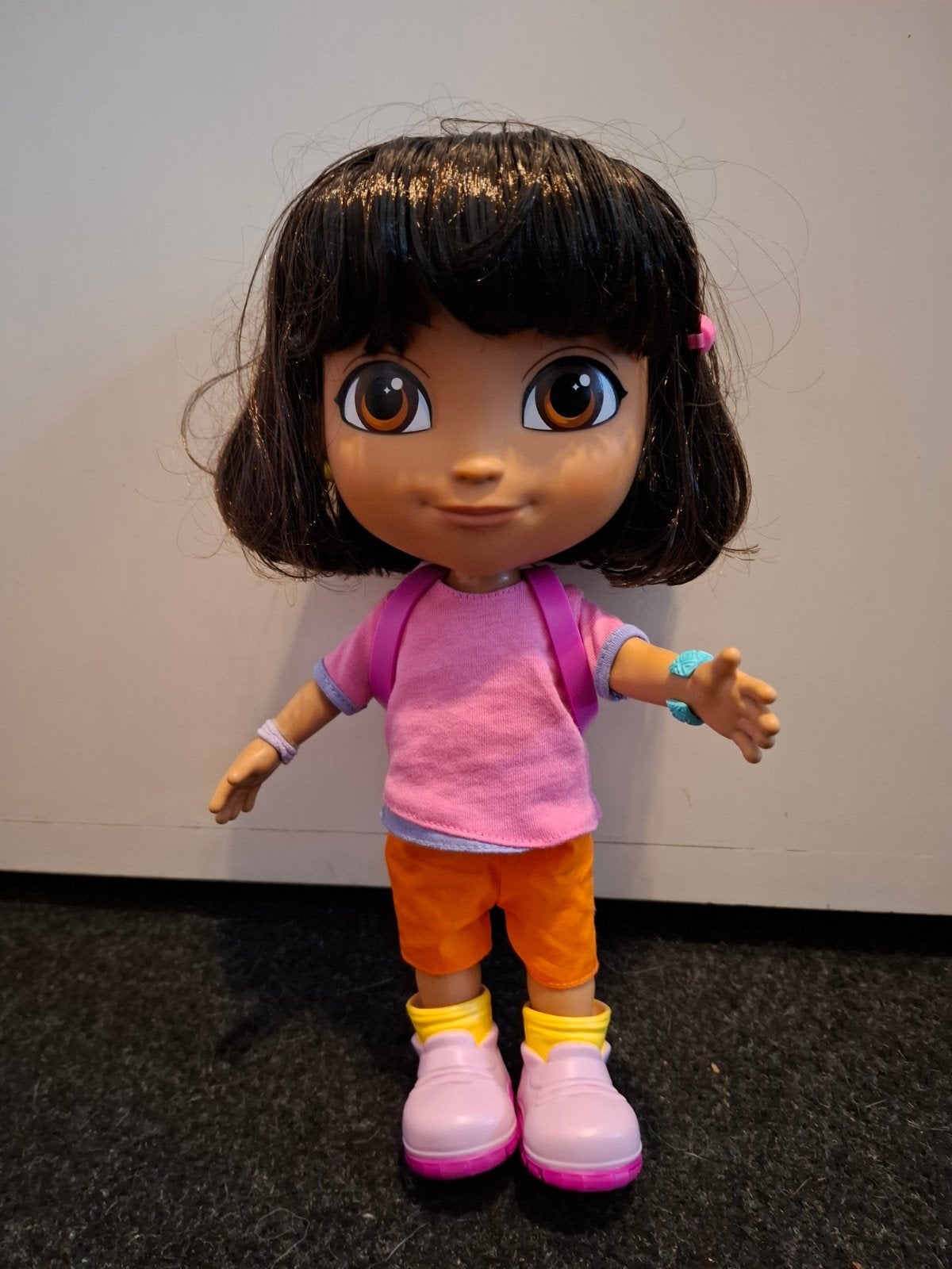 Interactieve Dora pop - Frans & Nederlands, met accessoires, Ophalen of Verzenden, Gebruikt, Overige typen