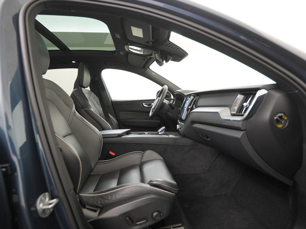 Volvo XC60 2.0 T6 Plug-in hybrid AWD Ultimate Dark | Luchtve, Auto's, Volvo, Automaat, 12 maanden, Gebruikt, 4 cilinders