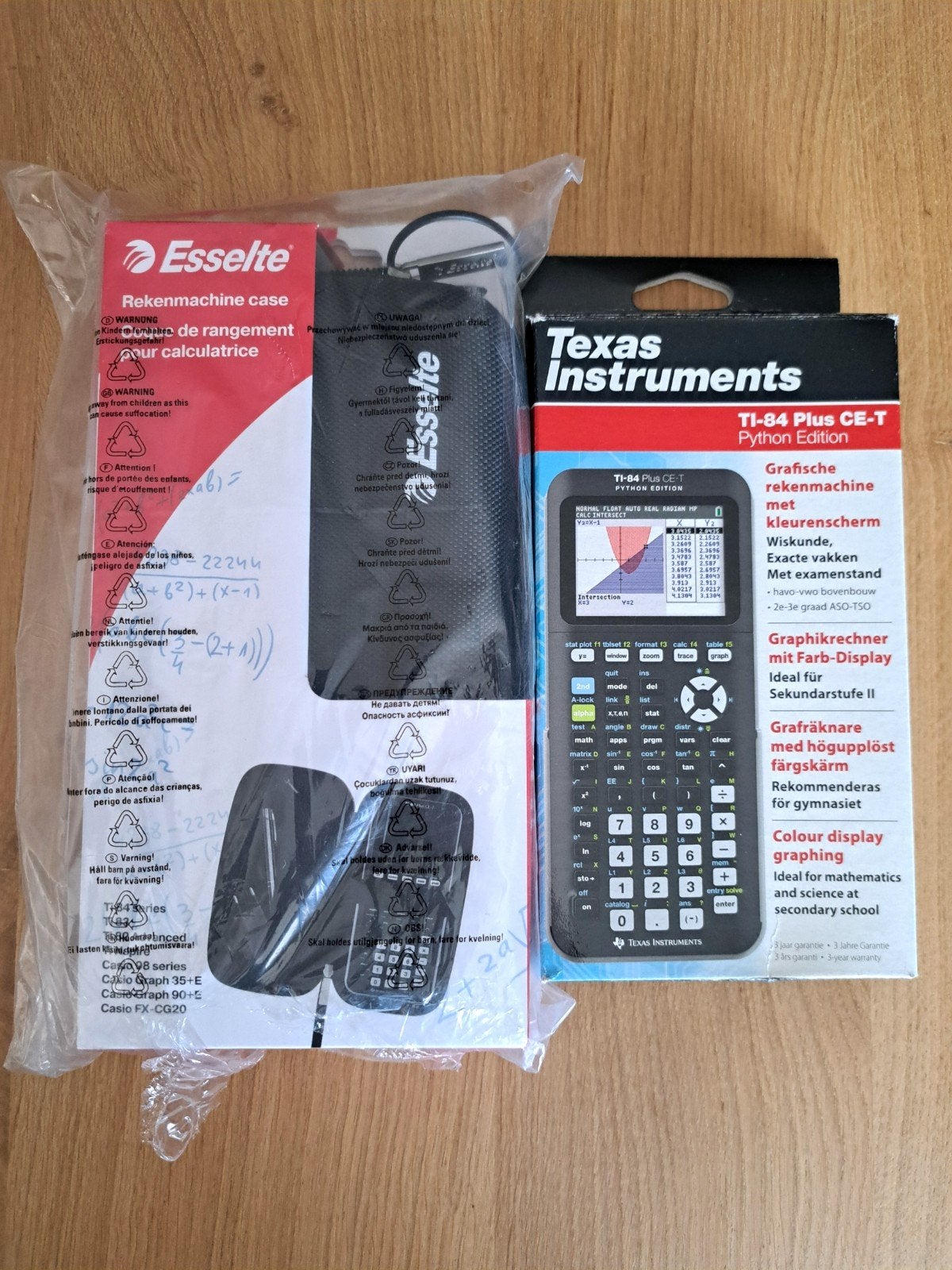 Texas instruments TI - 84 plus CE - T Grafische rekenmachine, Ophalen of Verzenden, Grafische rekenmachine, Zo goed als nieuw