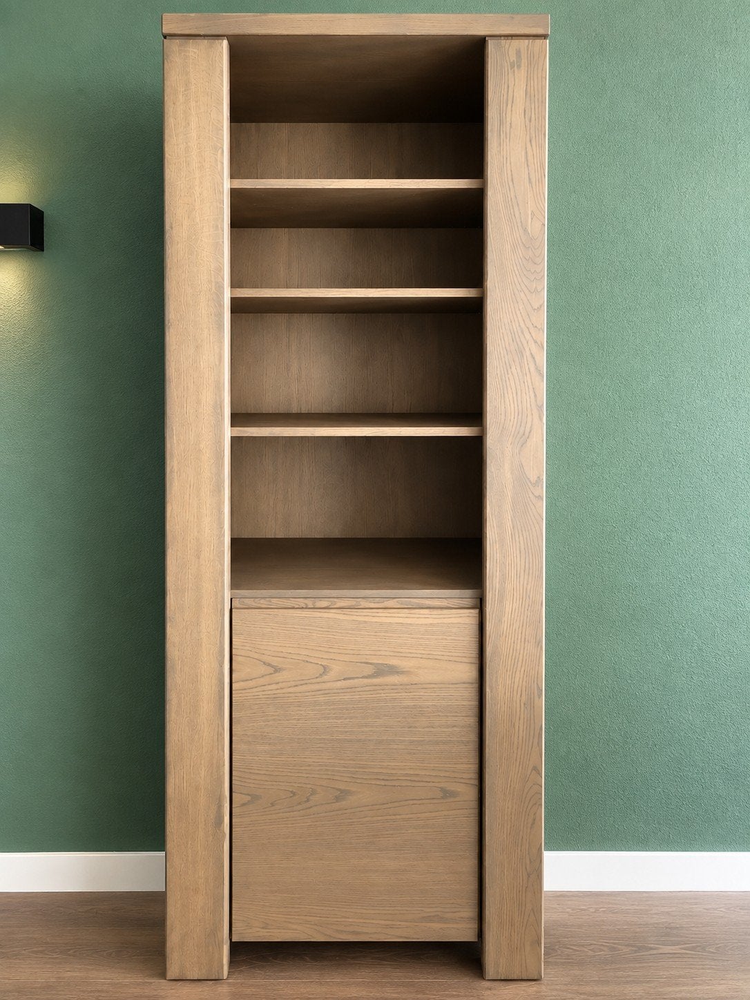 Eikenhouten Boekenkast met deur. Zo goed als nieuw, Met deur(en), 200 cm of meer, Eikenhout, Zo goed als nieuw