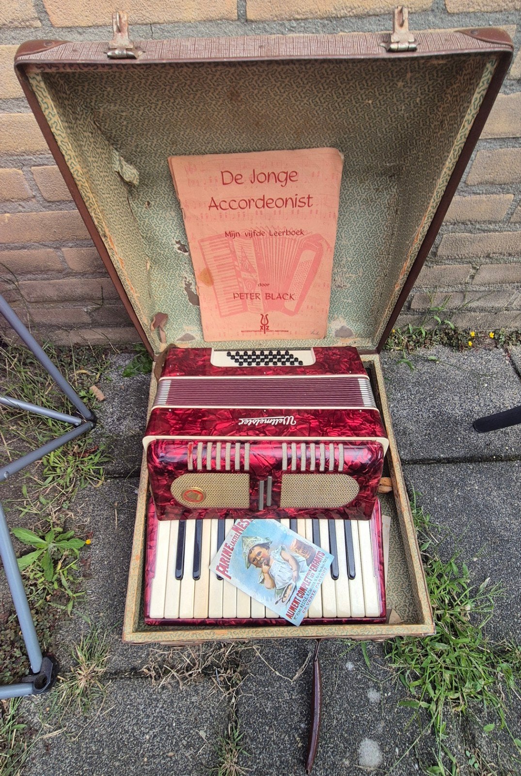 Vintage Weltmeister Piano-accordeon - Rood Marmerlook, Ophalen, 32-bas, Weltmeister, Met koffer