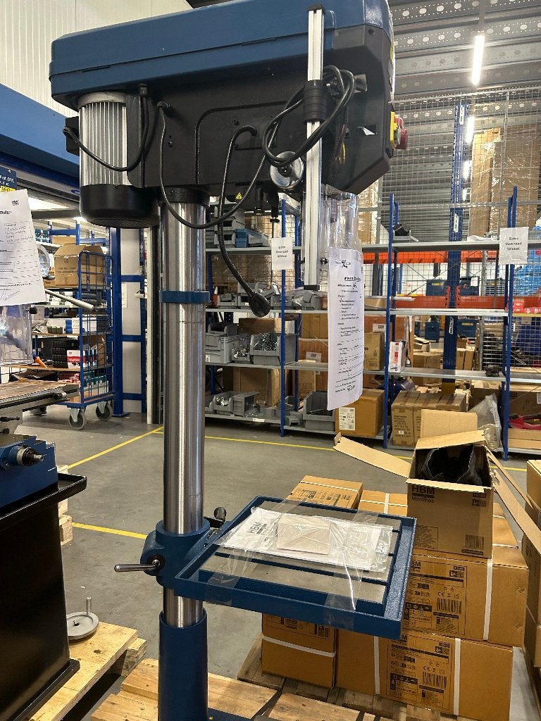 HBM 32 mm Kolomboormachine Met Digtale Uitlezing 400 Volt, Ophalen, Nieuw, Elektromotor, 1800 rpm of meer