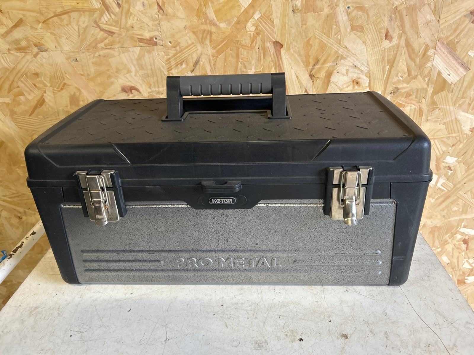 Keter PRO METAL Gereedschapskist - Robuust en Ruim, Ophalen of Verzenden, Nieuw
