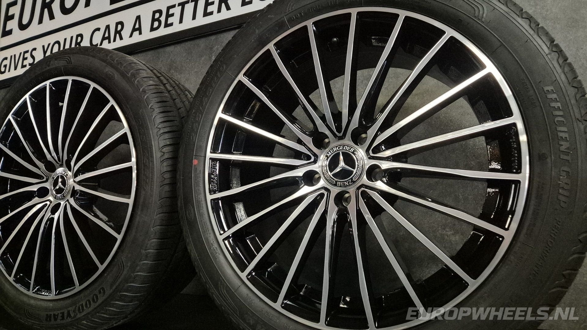 19 inch Mercedes velgen Vito W639 W447 zomerbanden 245 45, Auto-onderdelen, Banden en Velgen, 19 inch, -, -, Banden en Velgen