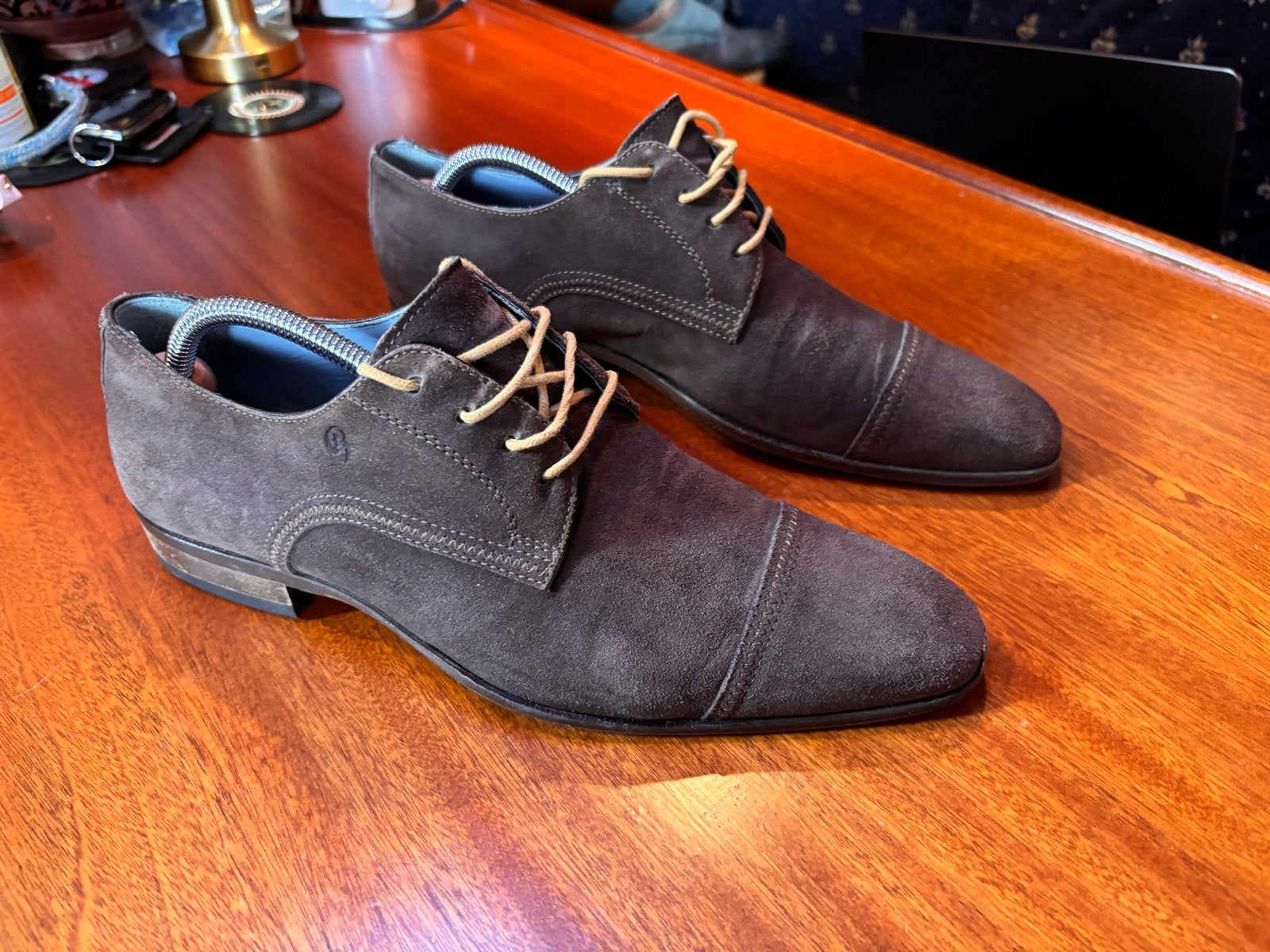 Stijlvolle suède Greve veterschoenen | Donkerbruin | maat 41, Kleding | Heren, Bruin, Ophalen of Verzenden, Veterschoenen, Gedragen