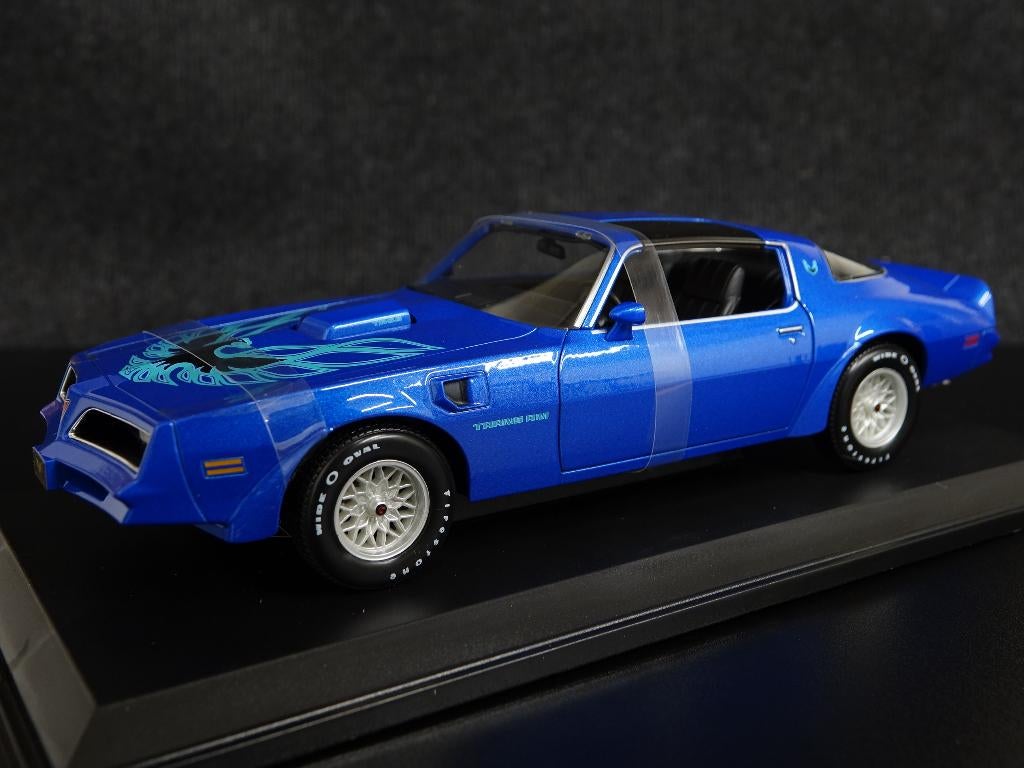 Maisto 1:18 1978 Pontiac Firebird Trans Am metallic blauw, Hobby en Vrije tijd, Modelauto's | 1:18, Maisto, Auto, Onbekend, Nieuw