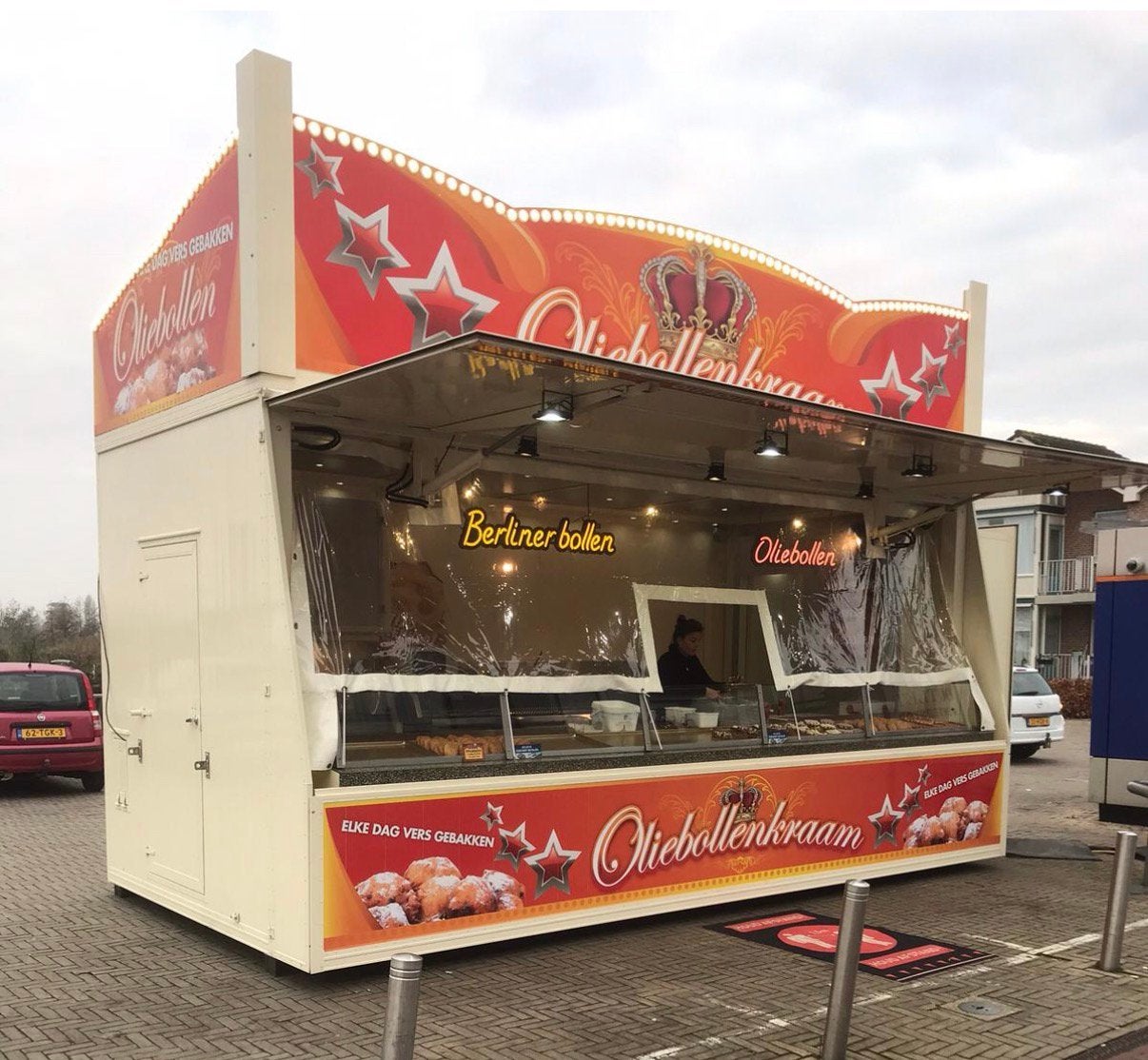 Foto 8 van Oliebollenkramen te huur / Verkoopwagens te huur /oliebollen
