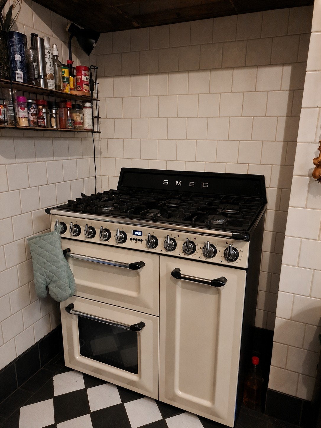 Keuken met smeg fornuis., Ophalen, Gebruikt
