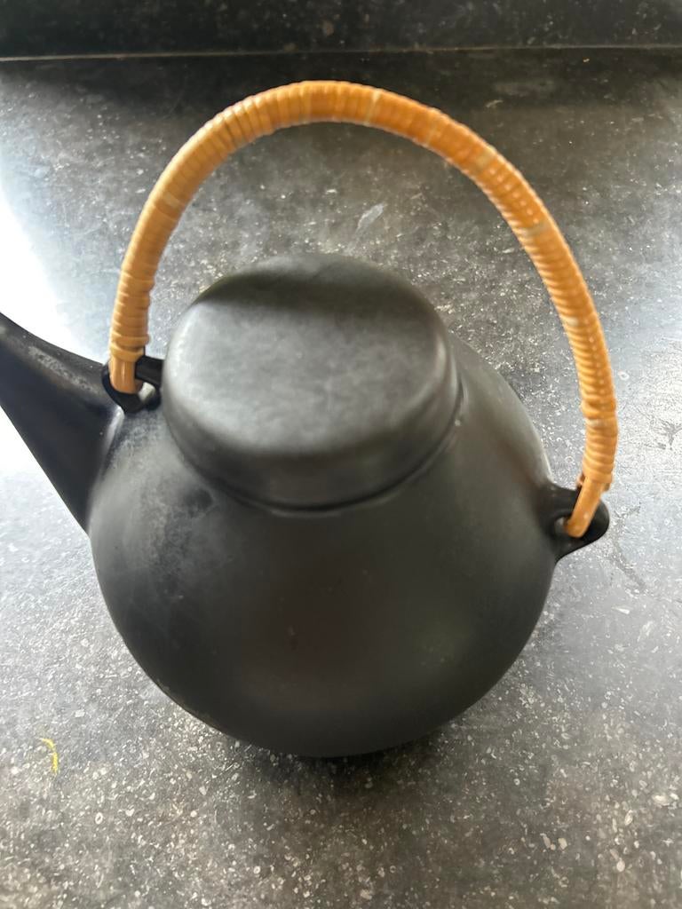 Zwarte Arabia theepot met bamboe handvat, Huis en Inrichting, Theepot/fluitketel, Ophalen of Verzenden, Zo goed als nieuw, Zwart