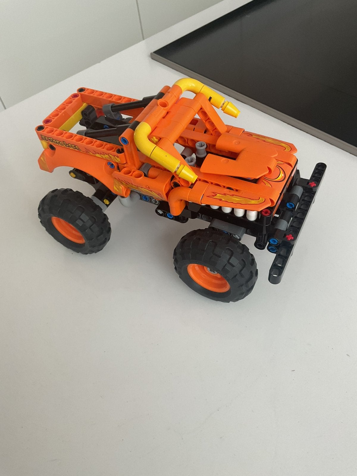 Lego Monstertruck El Toro Loco zeer mooi, Ophalen, Zo goed als nieuw
