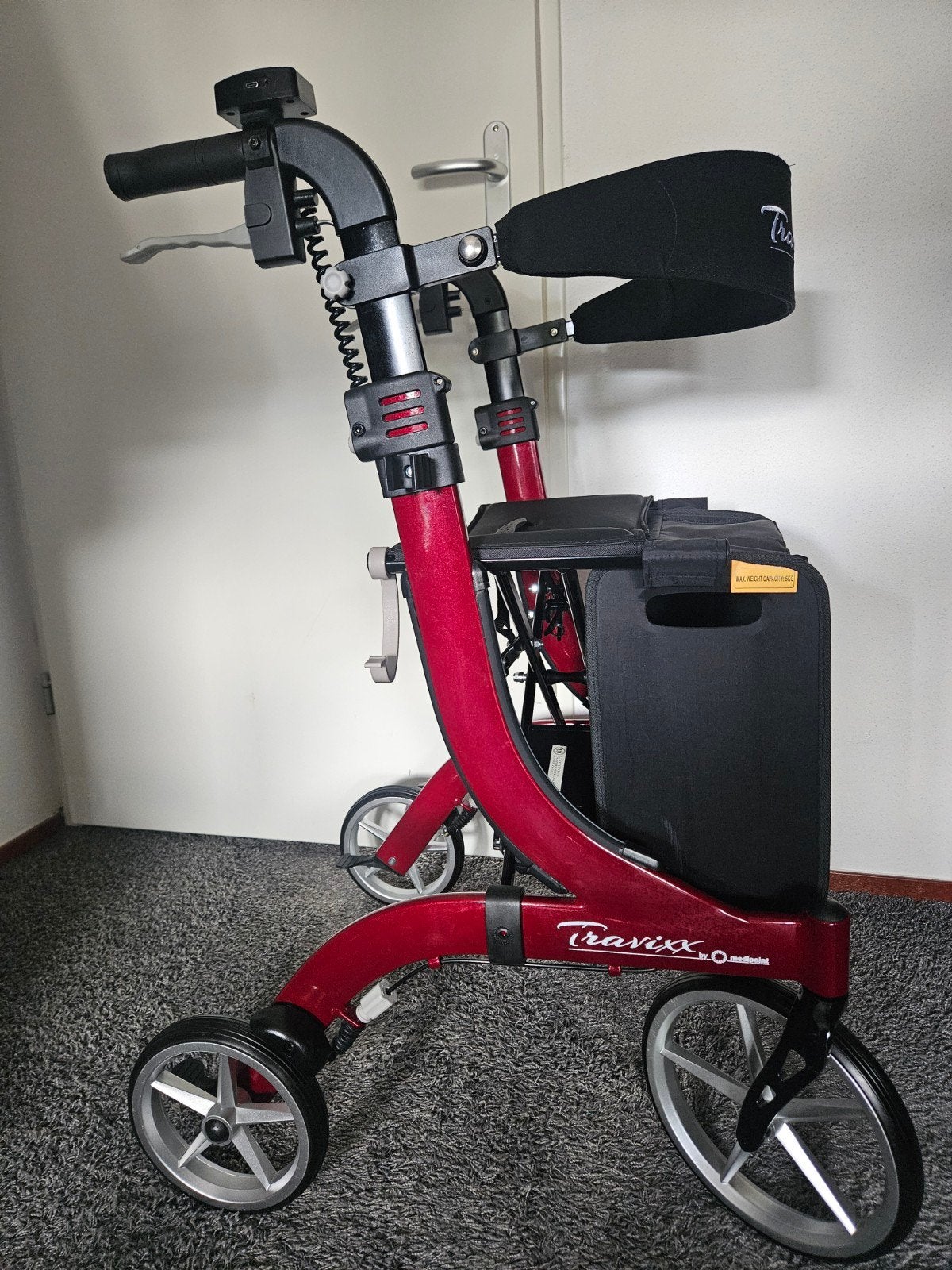 Travixx de luxe (Lumiere) lichtgewicht rollator (nieuwstaat), Diversen, Rollators, Ophalen, Lichtgewicht, Zo goed als nieuw