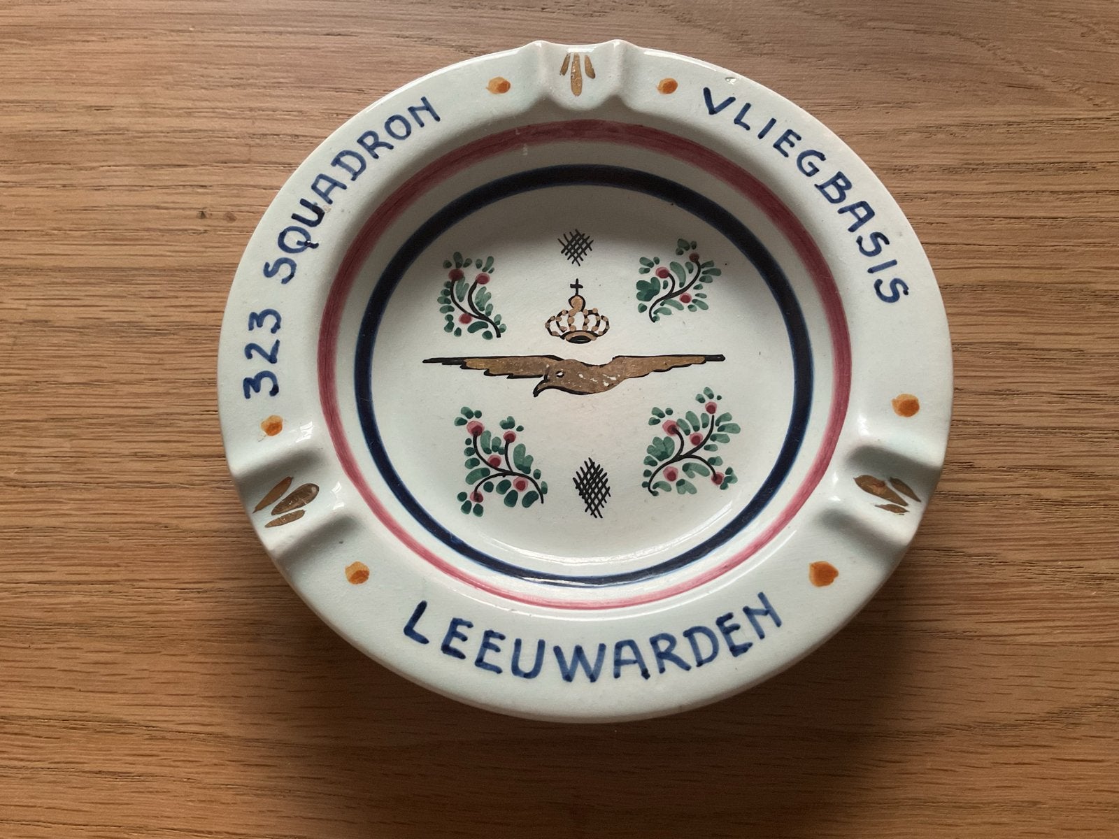 Vintage Asbak  luchtmacht 323 Squadron Leeuwarden (gouda), Verzamelen, Militaria | Algemeen, Ophalen of Verzenden