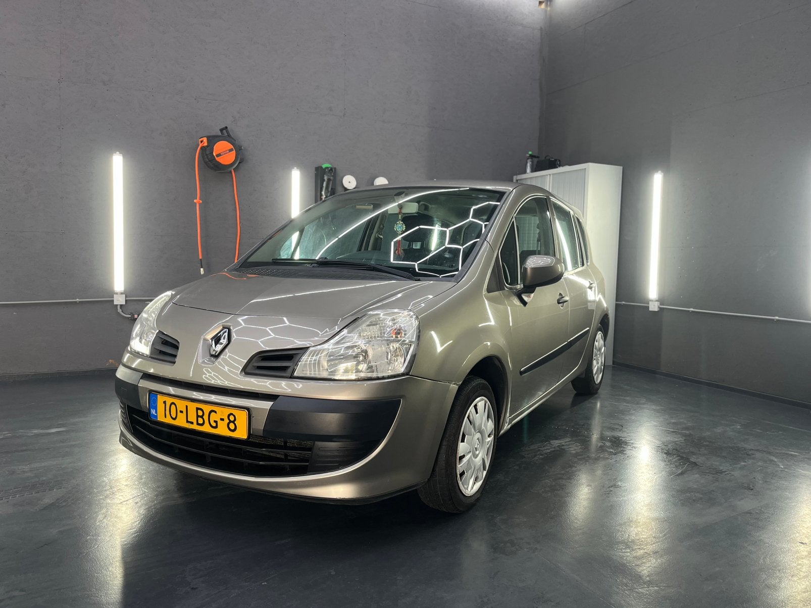 Renault Grand Modus 1.2 2010 | Automaat | Cruise | Airco, Dealer onderhouden, Stof, Zwart, 4 cilinders