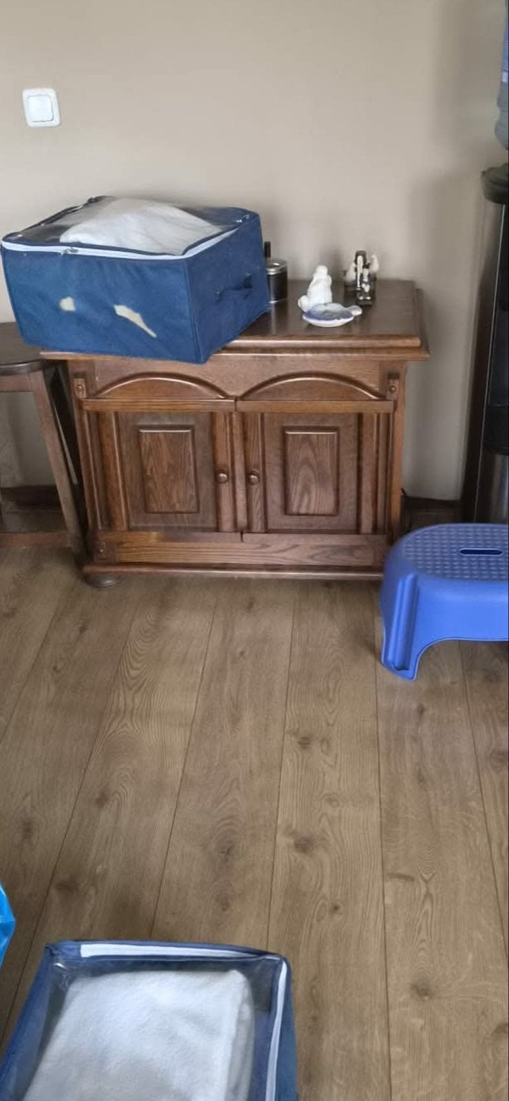 Houten kastje met twee deuren, Ophalen, Gebruikt
