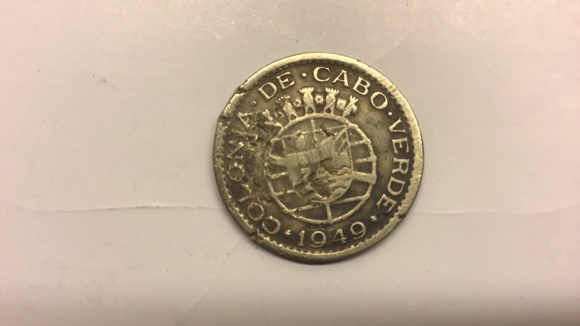 Gehavend muntje cabo verde 50 centavos 1949., Ophalen of Verzenden