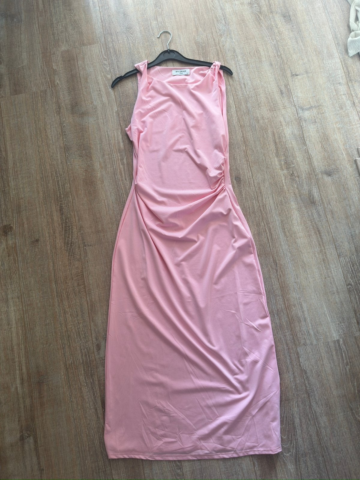 Jurk by swan maat M/L onesize nieuw, Kleding | Dames, Ophalen of Verzenden, Nieuw, Maat 38/40 (M), Onder de knie