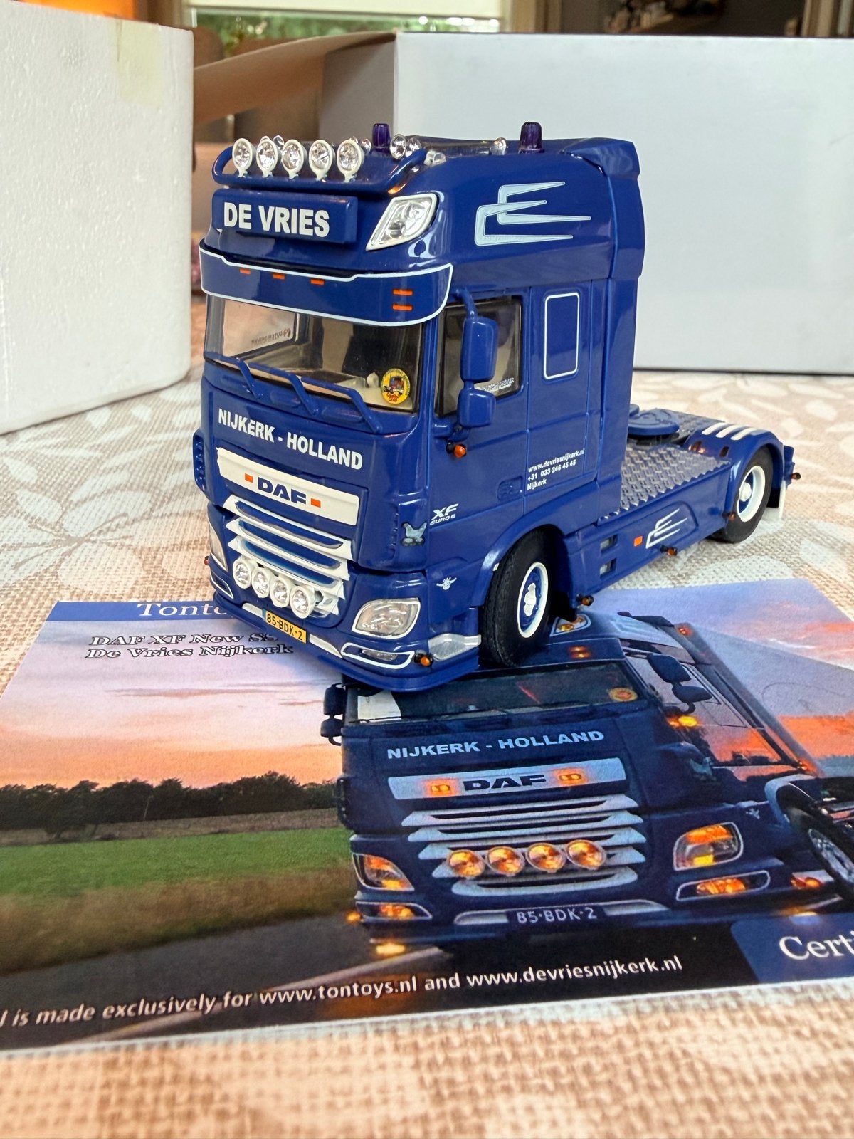WSI Collectibles DAF XF 'De Vries' Nunspeet 1:50, Ophalen, Nieuw, Bus of Vrachtwagen, Wsi