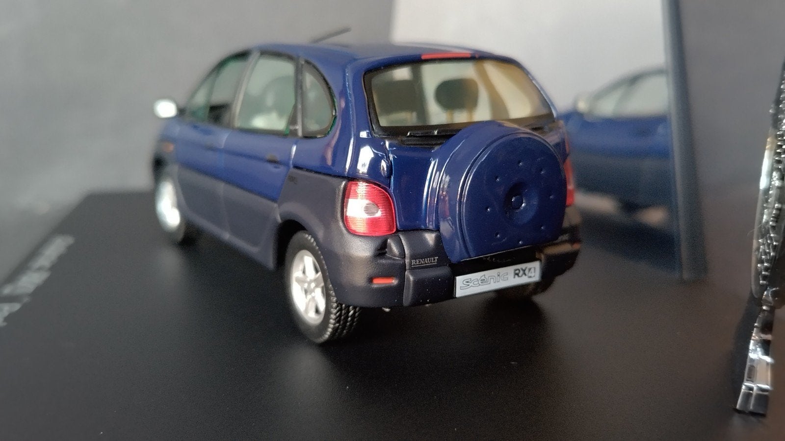Renault Scenic RX4 Pack Cuir 1:43 Universal Hobbies Pol, Auto, Verzenden, ., Zo goed als nieuw
