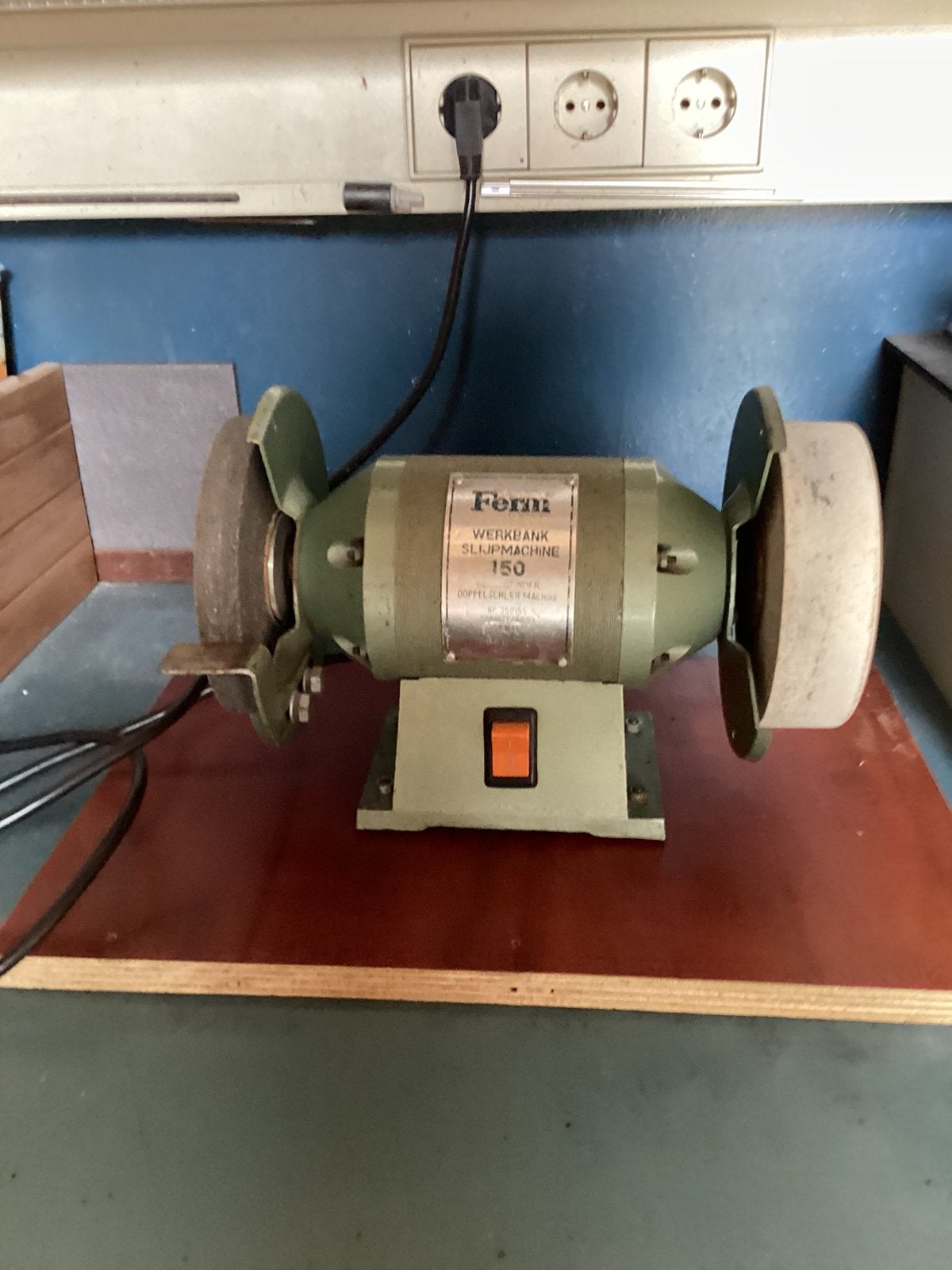 Werkbank slijp machine, Ophalen, Gebruikt, Minder dan 700 watt, Werkbankslijpmachine