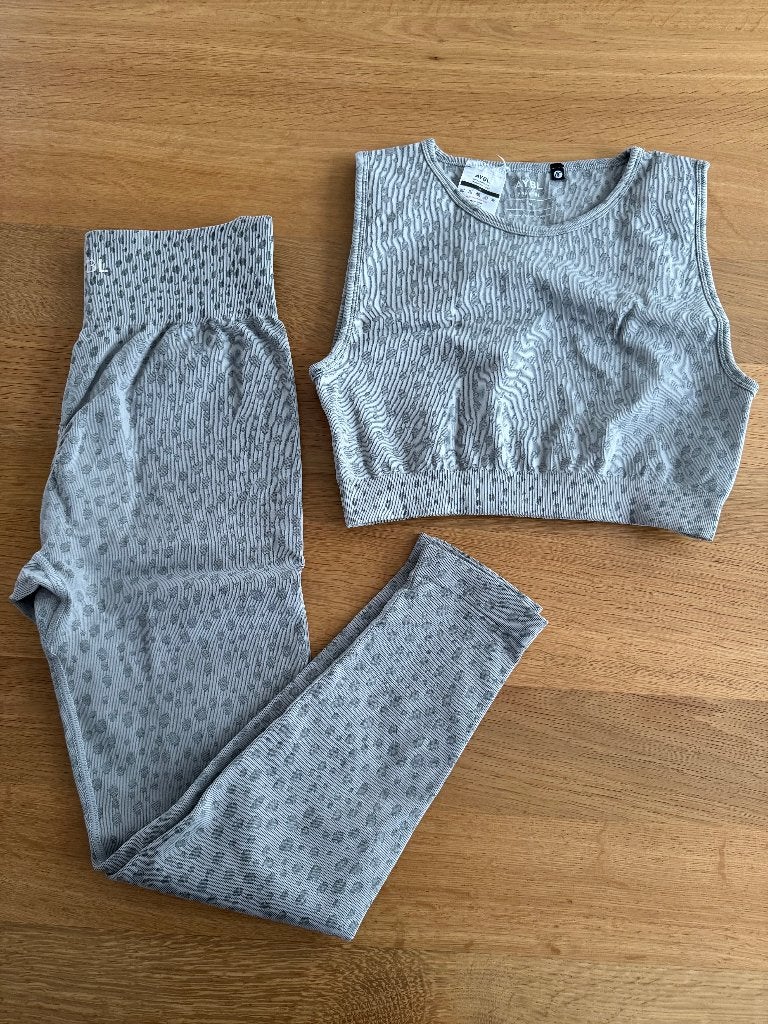 AYBL sportset maat S, Kleding | Dames, Sportkleding, AYBL, Ophalen of Verzenden, Maat 36 (S), Groen
