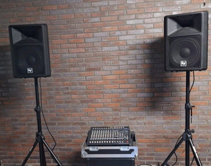 yamaha 5000 emx powered mixer, 2 ElectroVoice 300 sx  PA set, Ophalen, Gebruikt