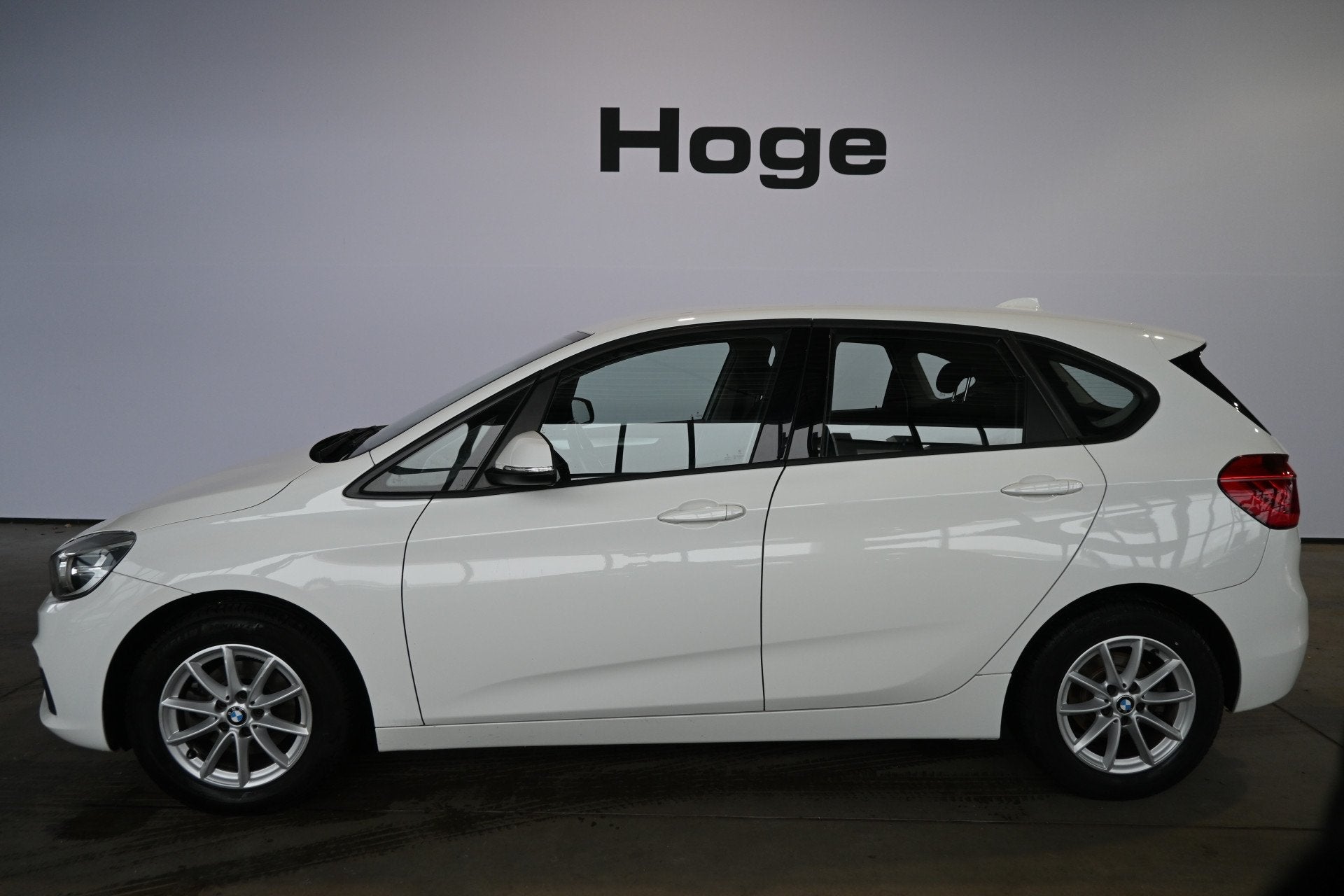 BMW 2 Serie Active Tourer 218i Airco Trekhaak LED Lichtmetaa, Auto's, BMW, Voorwielaandrijving, Gebruikt, Met garantie (alle)