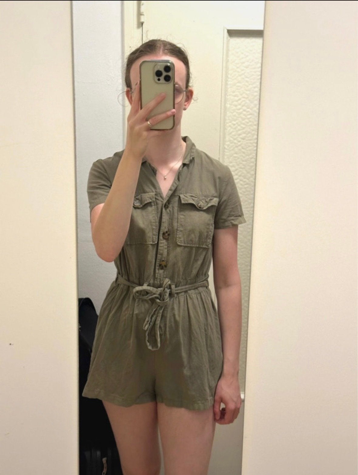 H&M korte jumpsuit in kaki groen, maat M, Kleding | Dames, Jumpsuits, Ophalen of Verzenden, Gedragen, Maat 38/40 (M), Groen