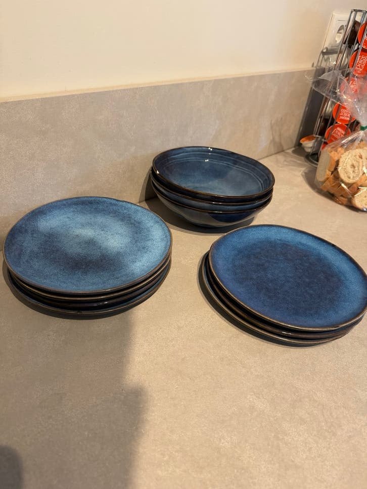 Xenos servies: 9 borden en 3 kommen - blauw, Ophalen, Gebruikt, Keramiek, Bord(en)