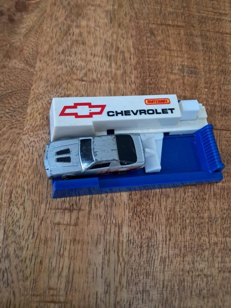 Matchbox Chevrolet afschietbaan met auto, Kinderen en Baby's, Speelgoed | Speelgoedvoertuigen, Ophalen of Verzenden, Gebruikt