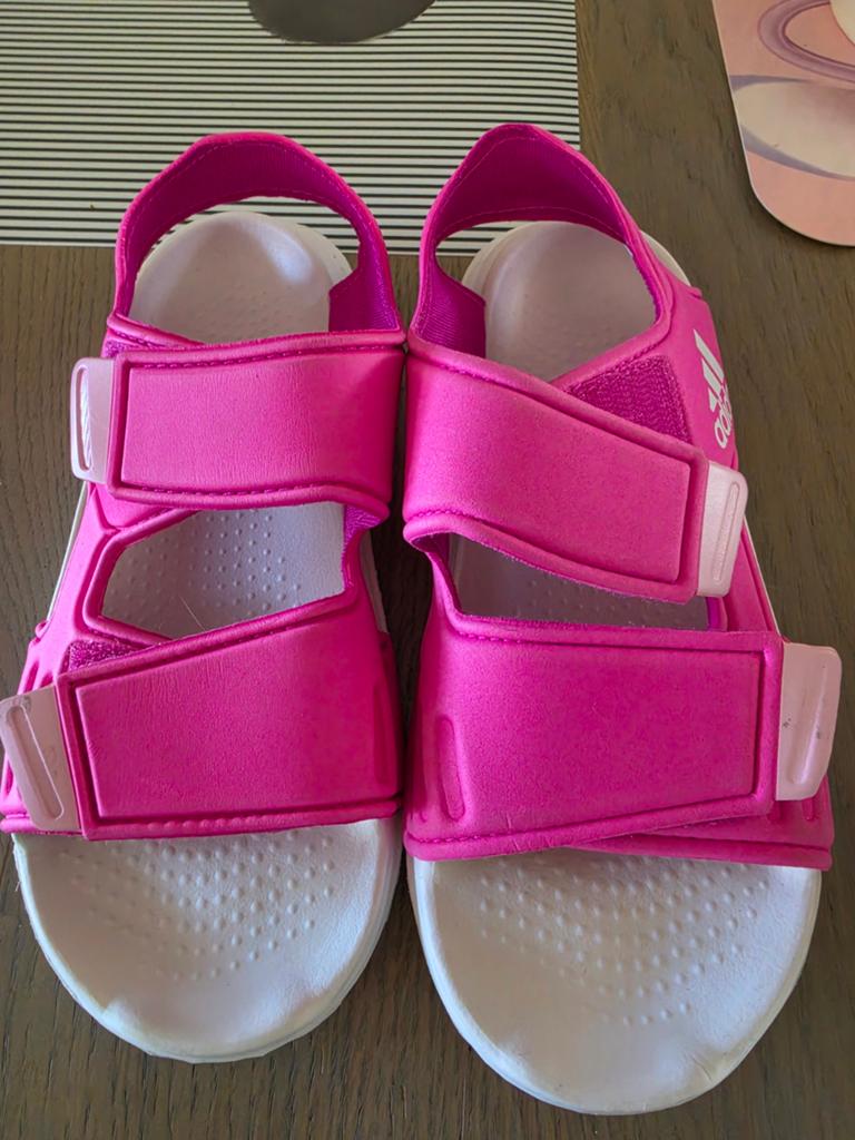 Adidas slippers maat 33, Ophalen of Verzenden, Zo goed als nieuw, Meisje, Overige typen