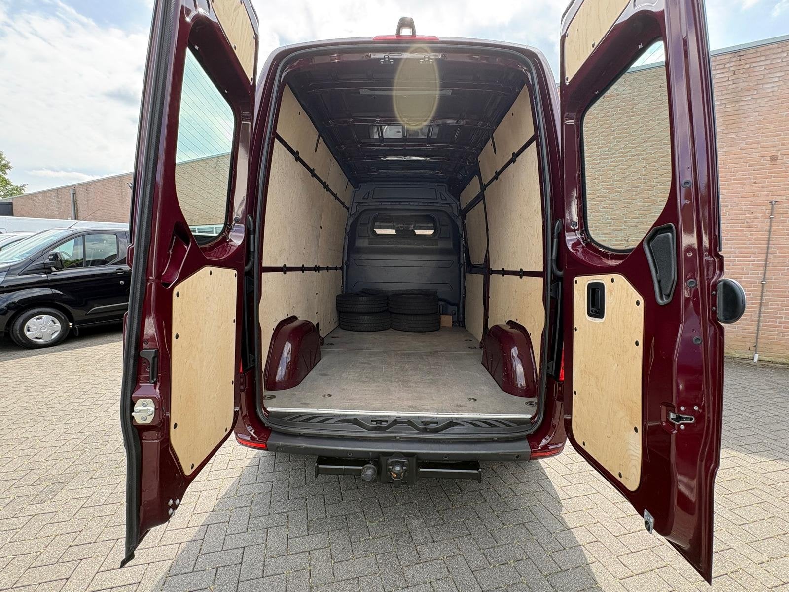 Mercedes-Benz Sprinter 314CDI 143PK L2H2 / Camera / Carplay, Stof, Gebruikt, Mercedes-Benz, Bedrijf