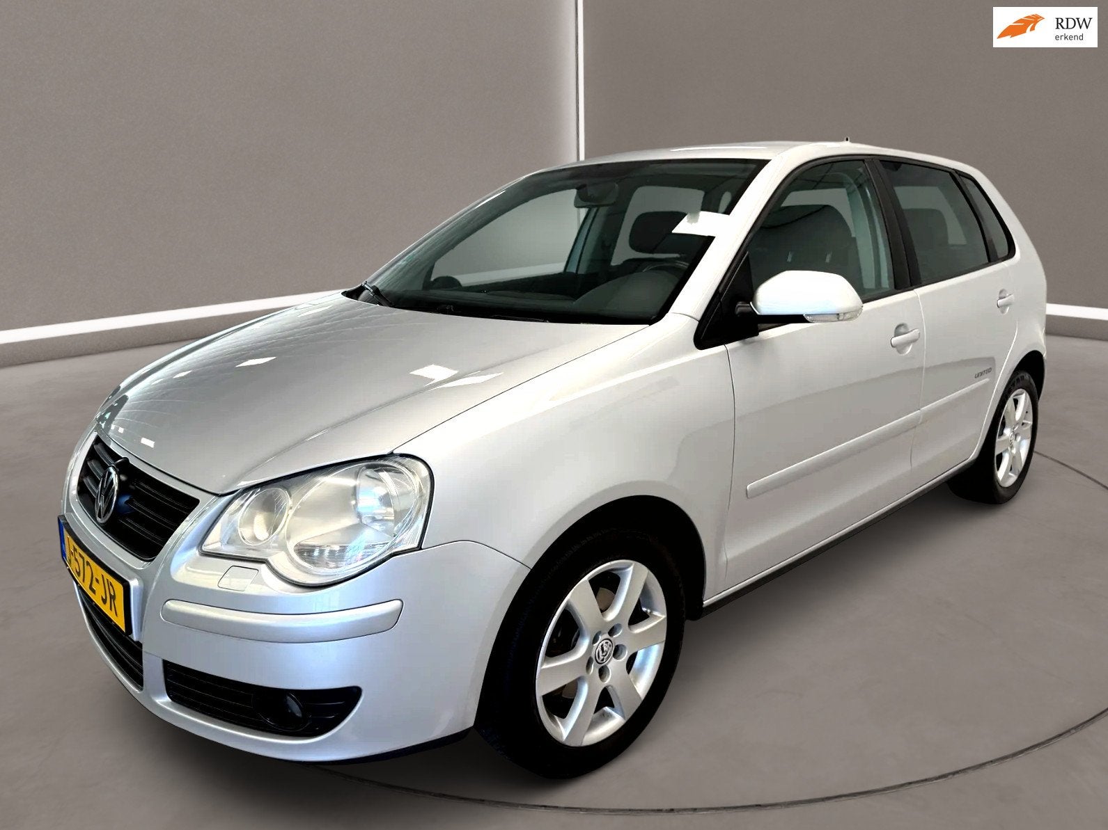 Volkswagen Polo 1.4-16V Trendline 80 Pk 5 deurs Airco Nap, Voorwielaandrijving, Stof, 4 cilinders, Bedrijf