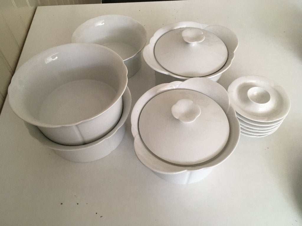 Arzberg wit servies (dek)schalen en eierdopjes, Arzberg, Ophalen of Verzenden, Overige stijlen, Porselein