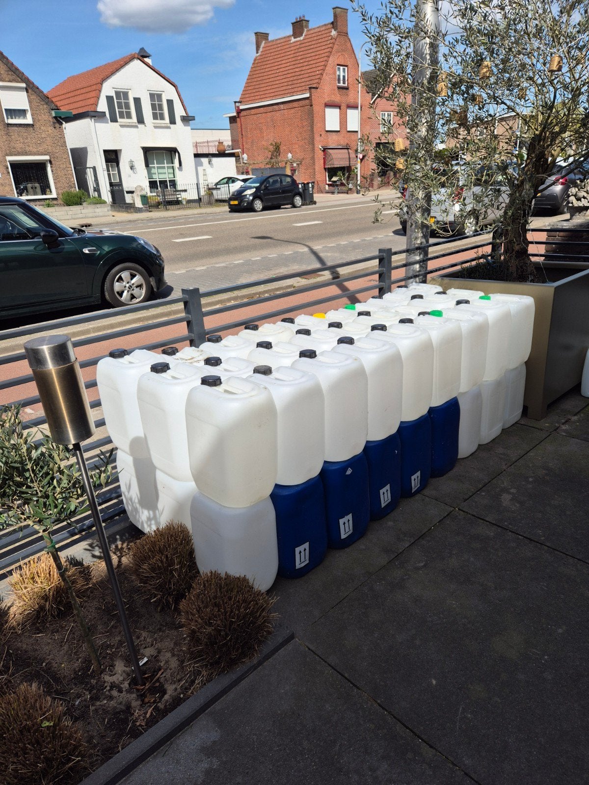 Nieuwe 25 liter un jerrycans benzine diesel petroleum etc, Tuin en Terras, Regentonnen, Minder dan 75 liter, Ophalen