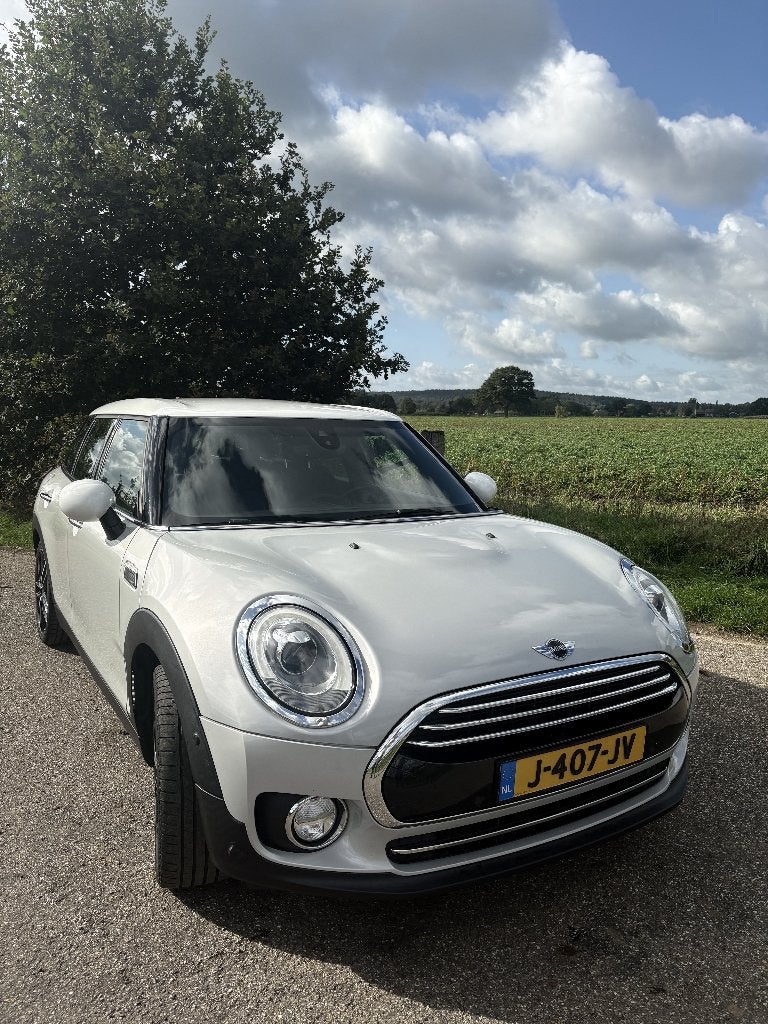MINI Clubman Cooper Chili 1.5 Automaat 2018 Wit, Auto's, 136 pk, Wit, Leder, 19 km/l