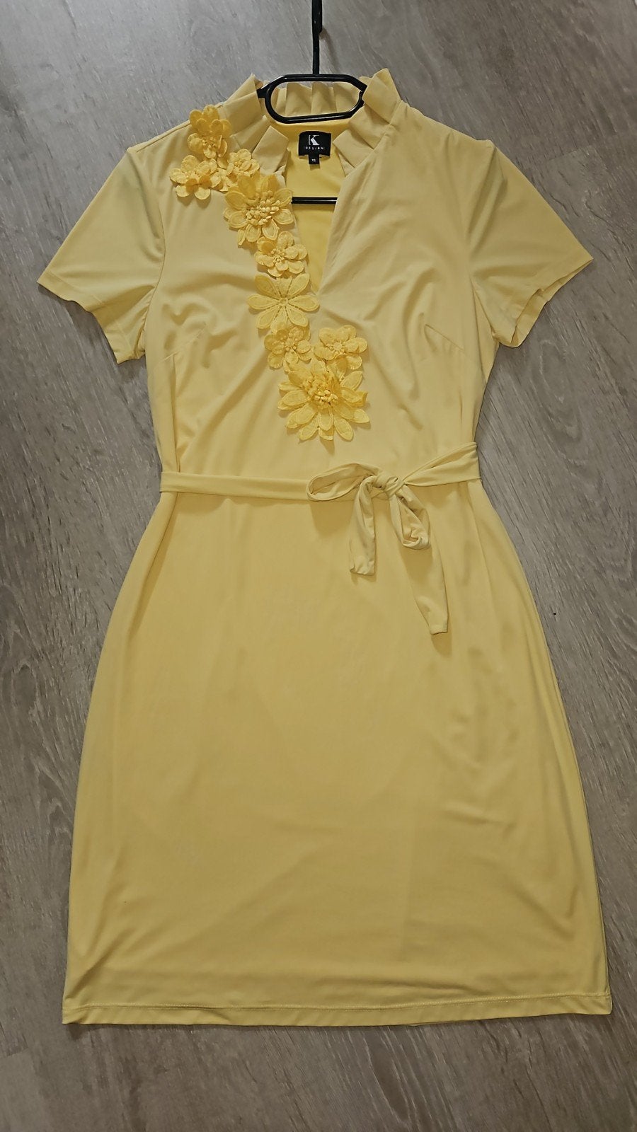 K Design jurkje jurkje geel butter yellow maat xs travelstof, Ophalen, Geel, Zo goed als nieuw, Maat 34 (XS) of kleiner