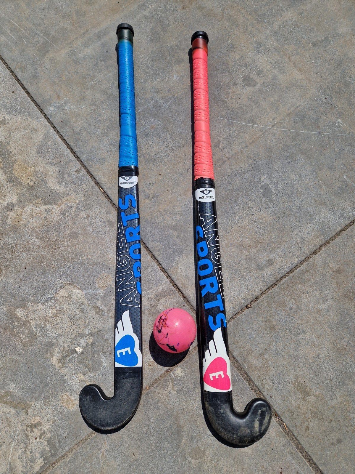 2 Angel Sports hockeysticks (28 inch) met bal, Ophalen, Gebruikt, Stick