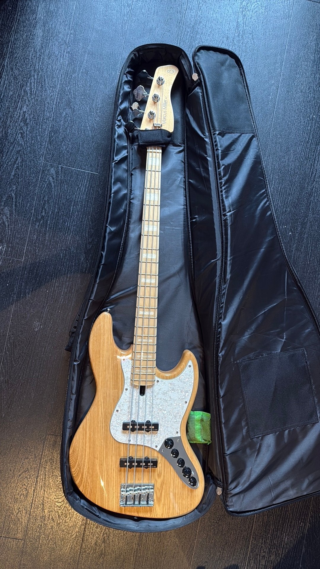 Marcus Miller V7 Swamp Ash 2nd Gen, Muziek en Instrumenten, Behuizingen en Koffers, Ophalen, Zo goed als nieuw, Elektrische basgitaar