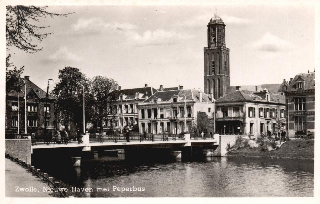 Zwolle, Nieuwe Haven met Peperbus (1952) 131456, Ophalen of Verzenden, 1940 tot 1960, Gelopen, Overijssel
