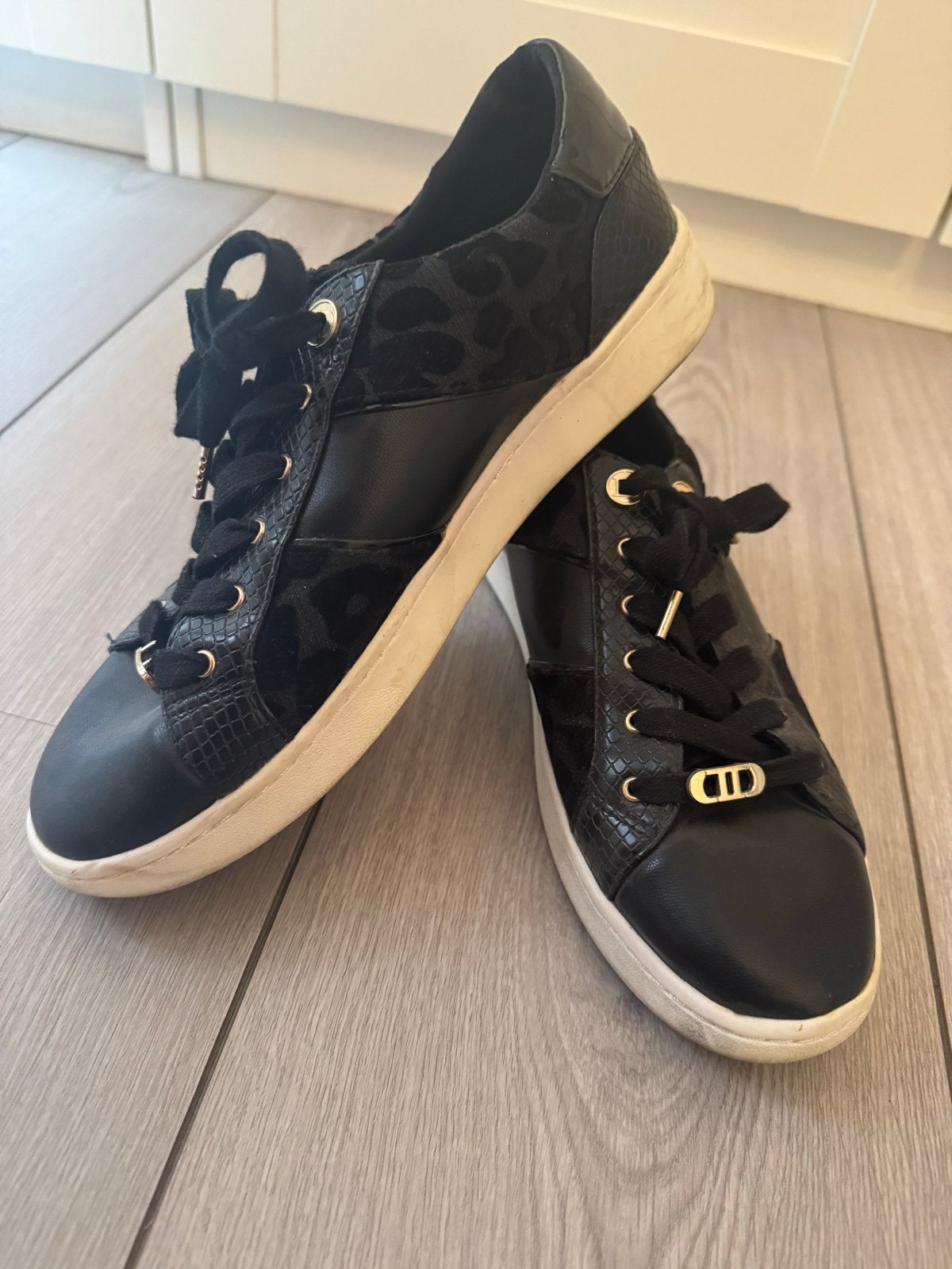 Dune London sneakers zwart met luipaardprint, Ophalen of Verzenden, Gedragen, Zwart, Sneakers of Gympen