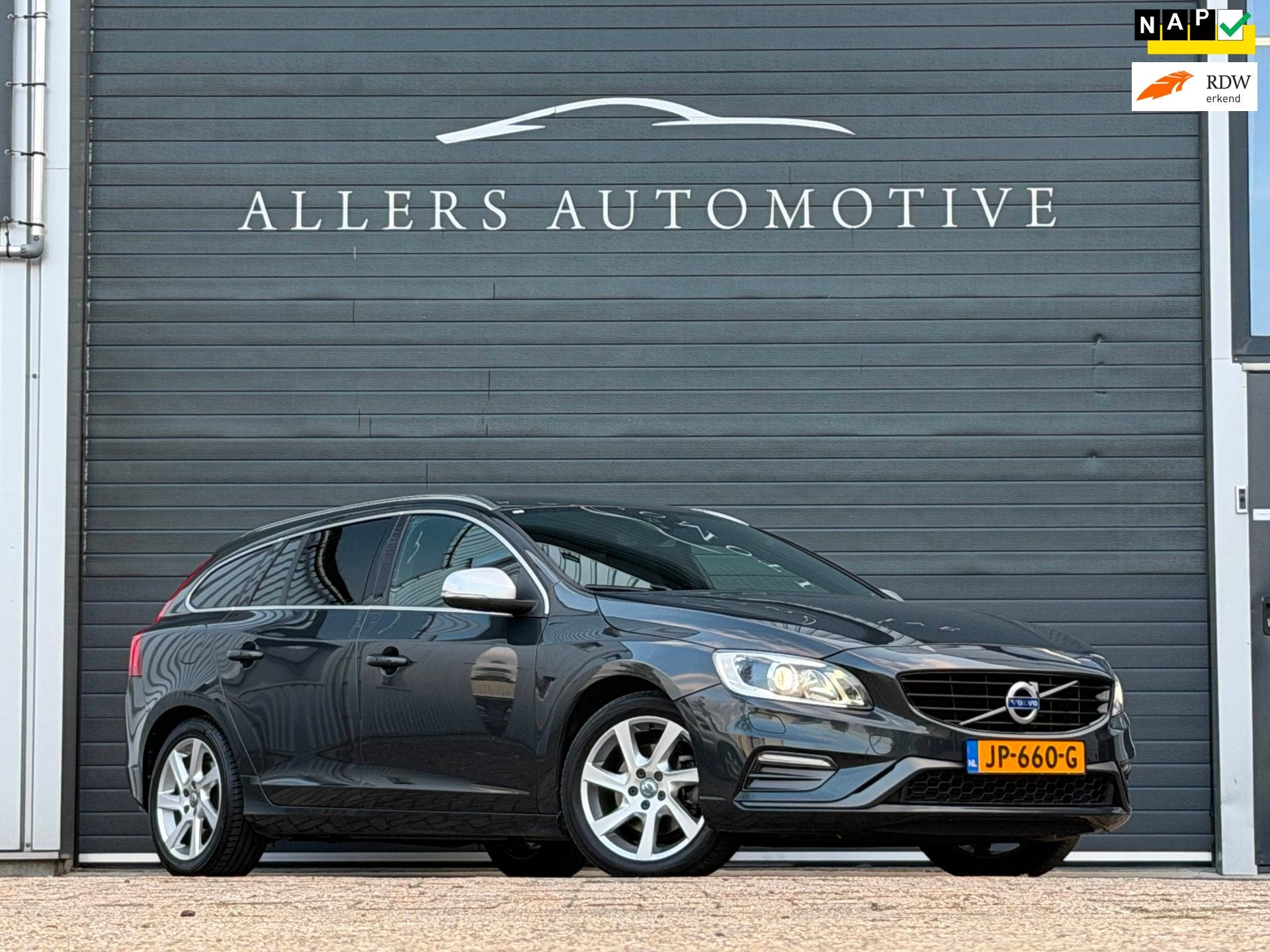 Volvo V60 2.0 T3 Summum|LEDER|TREKHAAK|NAP|STOEL VERWARMING, Geheel digitaal combi-instrument, Gebruikt, 4 cilinders, 1969 cc