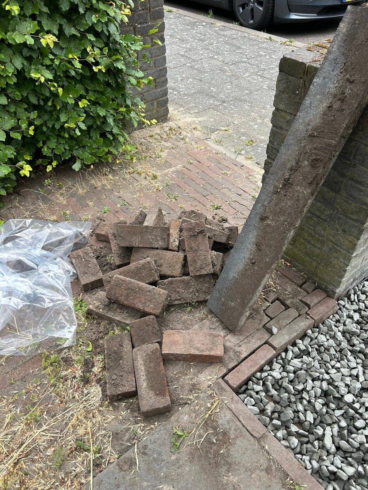 Gratis tuinstenen af te halen in Aalsmeer, Tuin en Terras, Ophalen, Gebruikt, Biels, 200 cm of meer