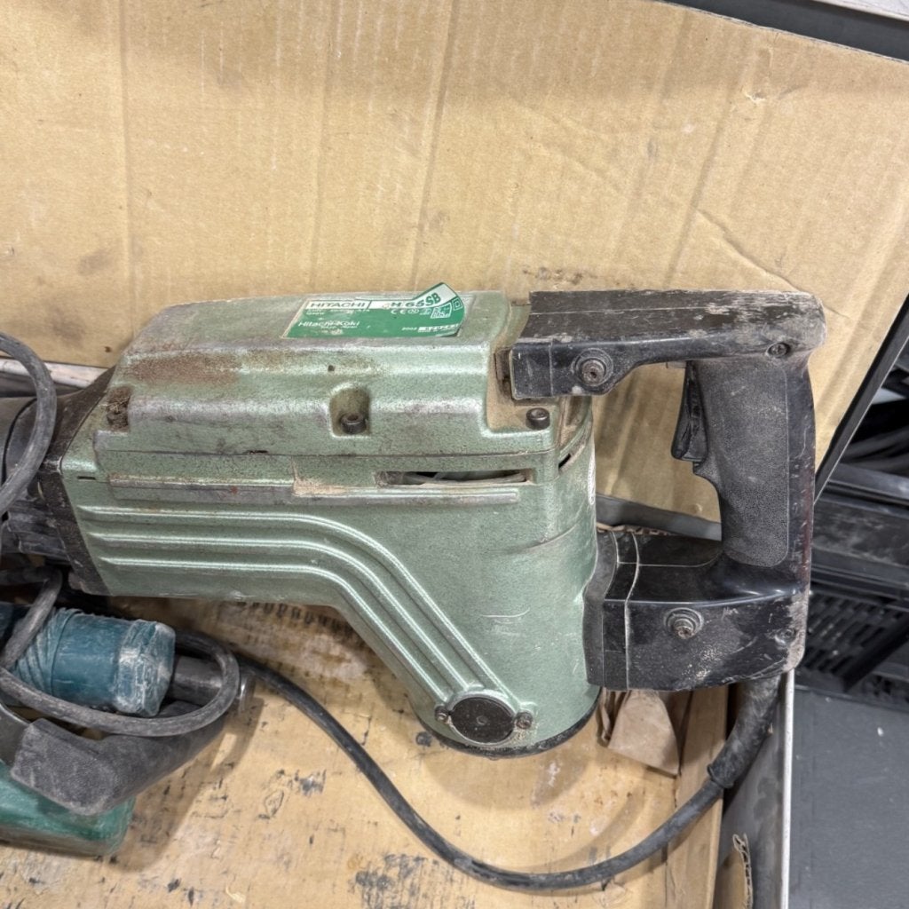 Hitachi H65SB zware breekhamer in koffer, Hitachi, Zo goed als nieuw, Support@hitachi.com, Hitachi, Ltd.
6-6, Marunouchi 1-chome, Chiyoda-ku
Tokyo 100-8280
Japan