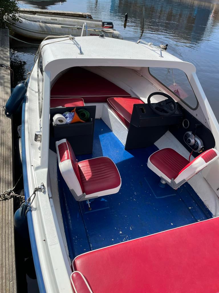 Kajuitboot KMV With 500 Dethleffs met 15 pk motor en trailer, Watersport en Boten, Ophalen, Gebruikt