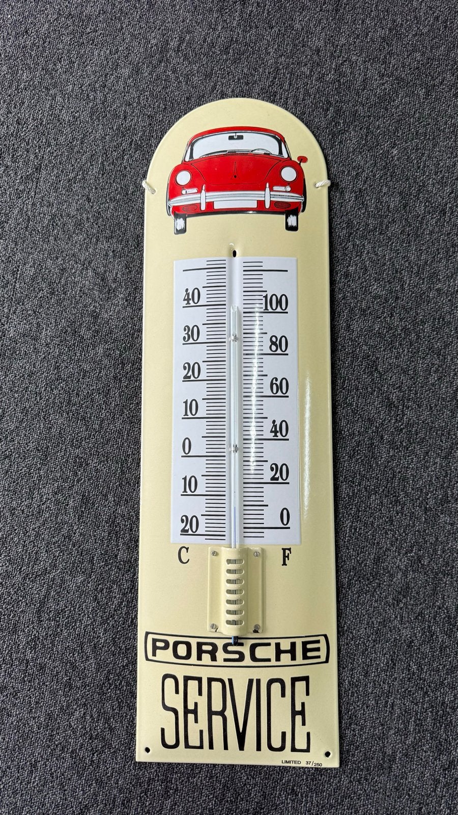 Porsche Service Emaille Thermometer - Limited Edition, Huis en Inrichting, Woonaccessoires | Thermometers, Zo goed als nieuw, Decoratieve thermometer